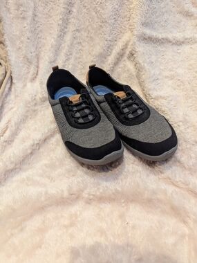 Cloudsteppers by Clarks Gray and Black Knit Slip-On Sneakers